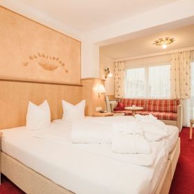 2015.04.02_alpenhof.kr.zimmer.310_001.web.jpg